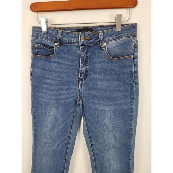 Tahari Chloe Fit Solution Skinny Leg Jeans 4/27 Womens Mid Rise Medium Wash - Picture 2 of 6